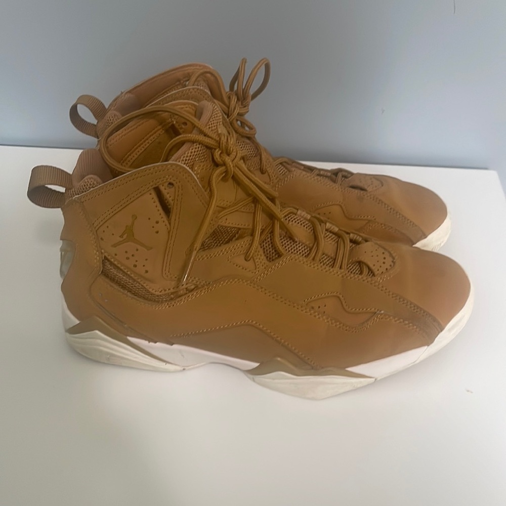 Jordan True Flight
Golden Harvest (2017)